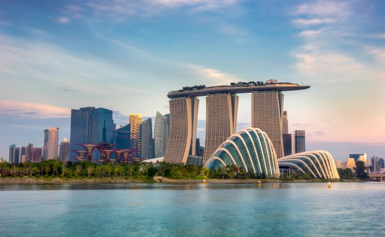 Smart Building solution in the skyline of Singapore