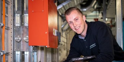 Conditiemeting door Planon Building Management medewerker.